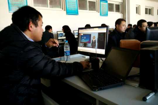 北京数字学校技术团队进行现场培训.jpg