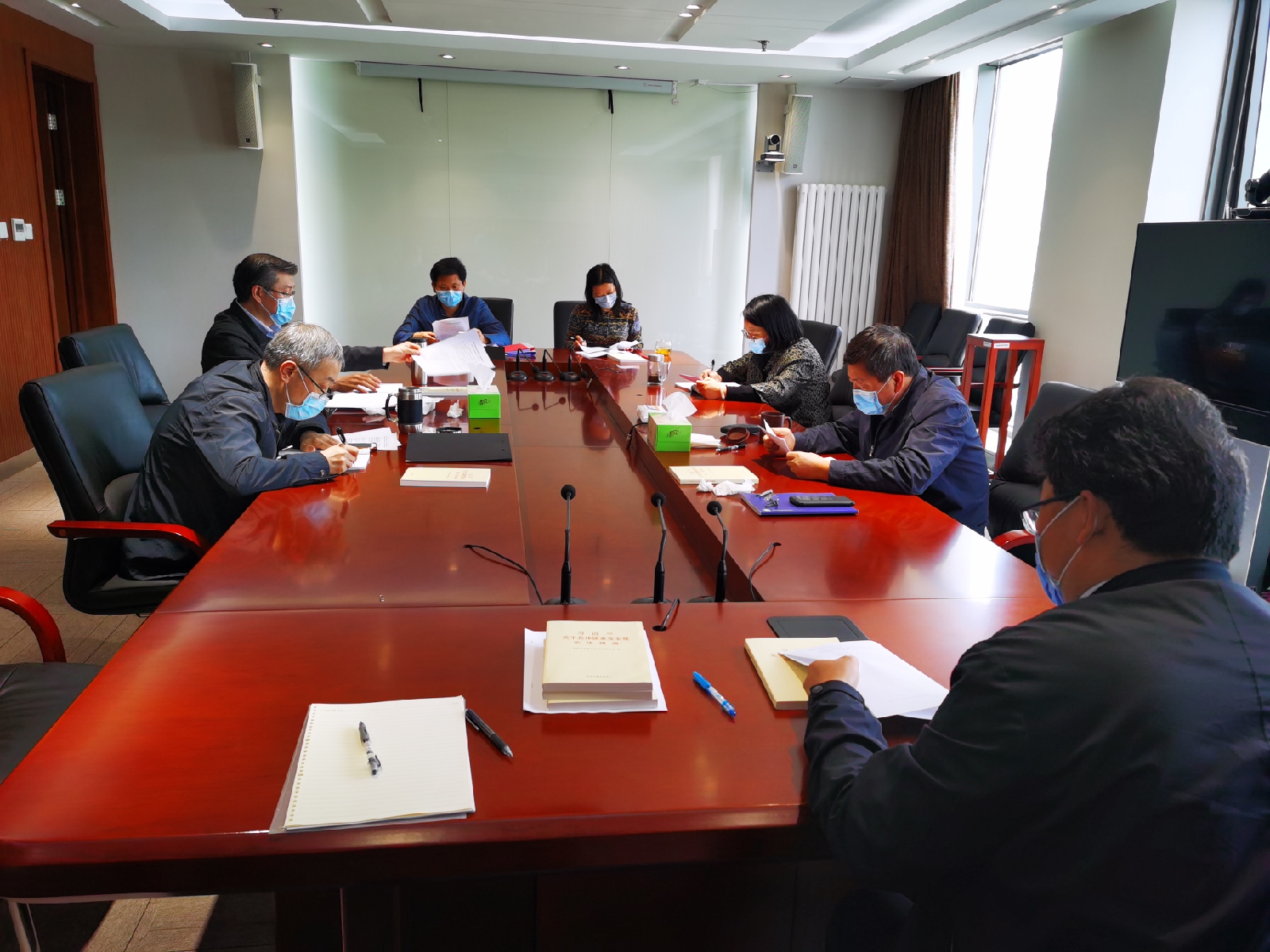 20200416中心组学习.jpg