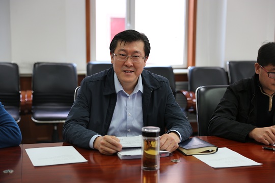 刘占军副院长主持会议.JPG
