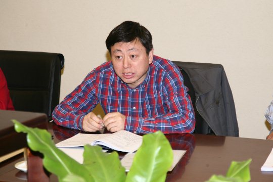 方中雄院长参加会议.jpg
