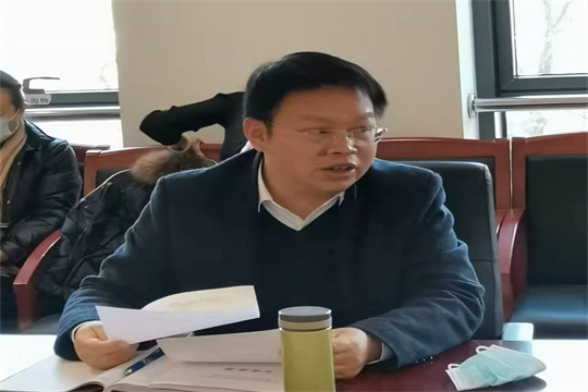 图2 院党委副书记、副院长冯洪荣主持会议并做重要讲话.jpg